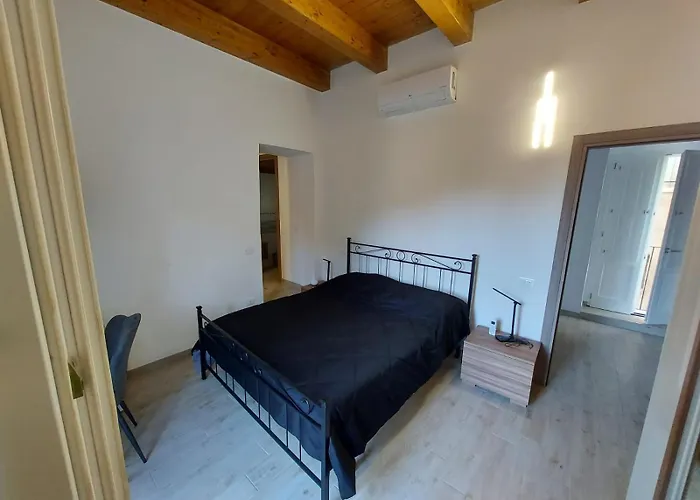 Al Monumento 阿曼泰阿